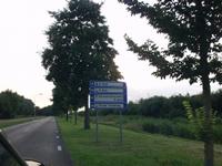 Rechts asfaltvlakte
